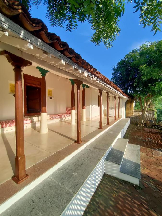 Mangala Heritage By Luxunlock Private Villas Tirukkannapuram Exterior photo