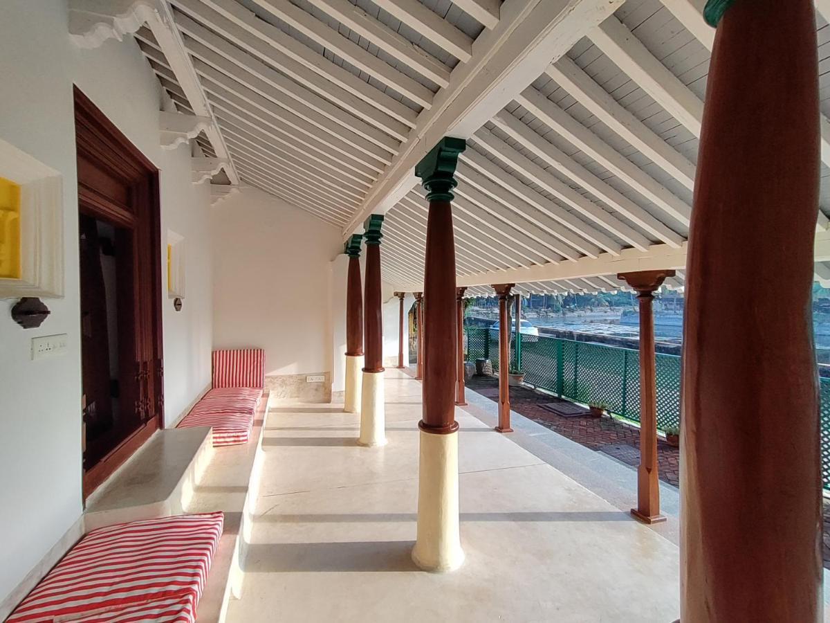 Mangala Heritage By Luxunlock Private Villas Tirukkannapuram Exterior photo