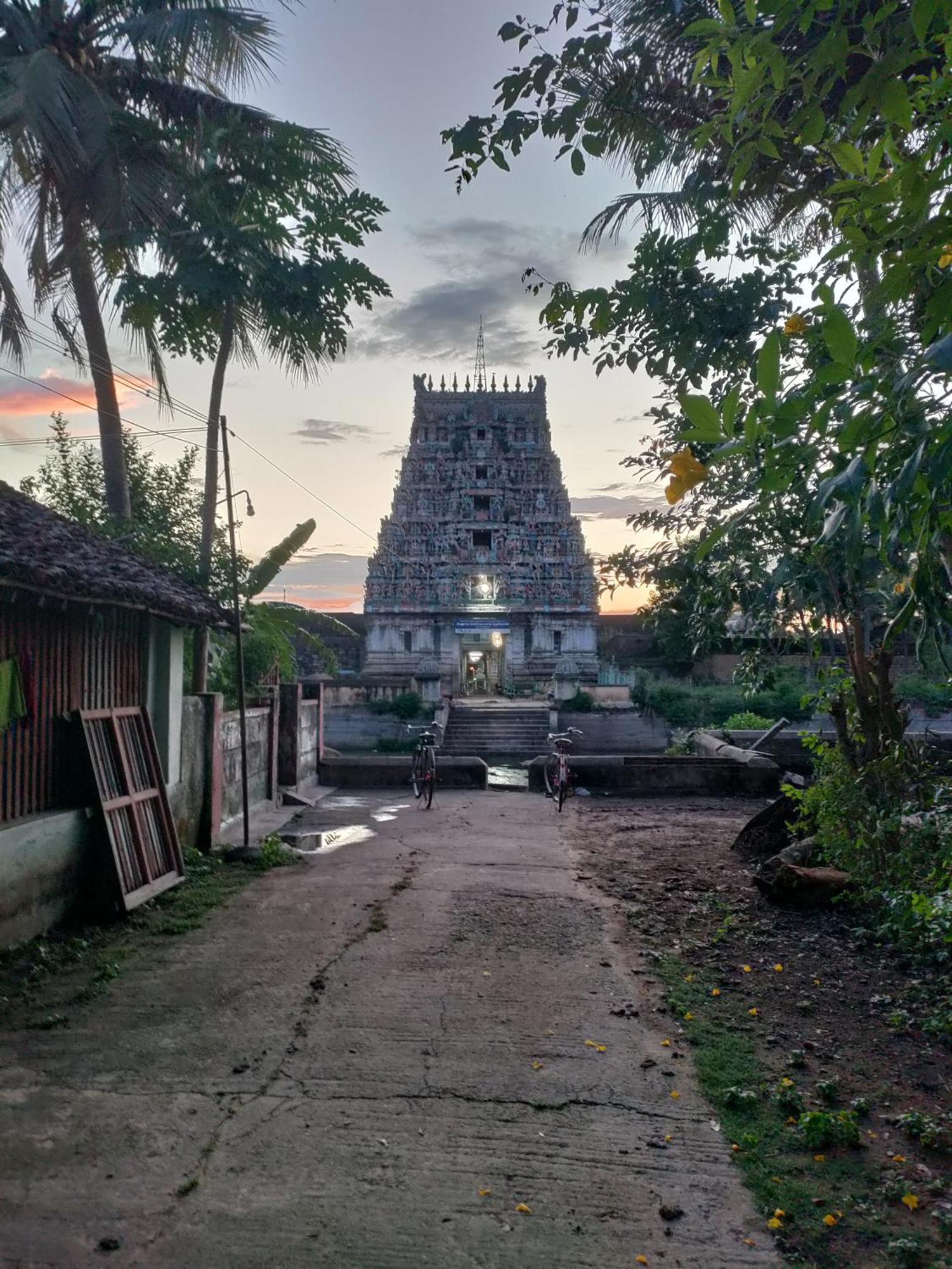 Mangala Heritage By Luxunlock Private Villas Tirukkannapuram Exterior photo